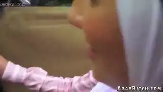 المتزوج النياك ينيك خادمته بعيدا عن البيت