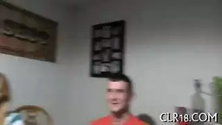 اليوم الأول للعاهرة في الحرم الجامعي: قذف داخلي متعدد