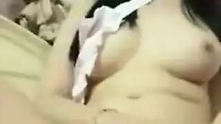 حركة شقراء على آسيوية: سحاقيات إباحية قاسية في غرفة معيشتها