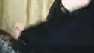 مؤخرة الراقصة المصرية تهتز قبل مشهد شرجي